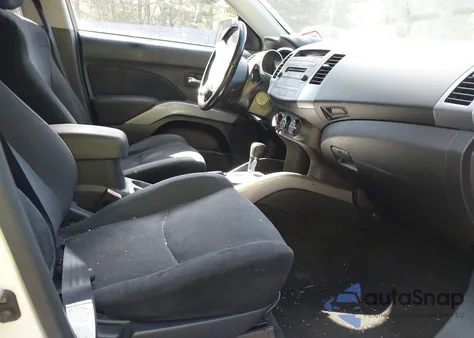 2009 Mitsubishi Outlander Es z USA, uszkodzony, nr VIN JA4LT21W69Z007024